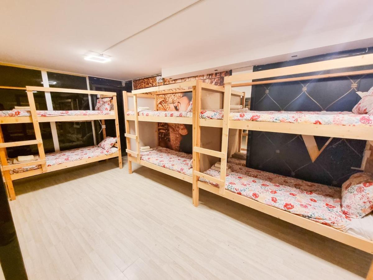 Unique City Hostel 100 Meters From Beach Lárnaka Eksteriør bilde