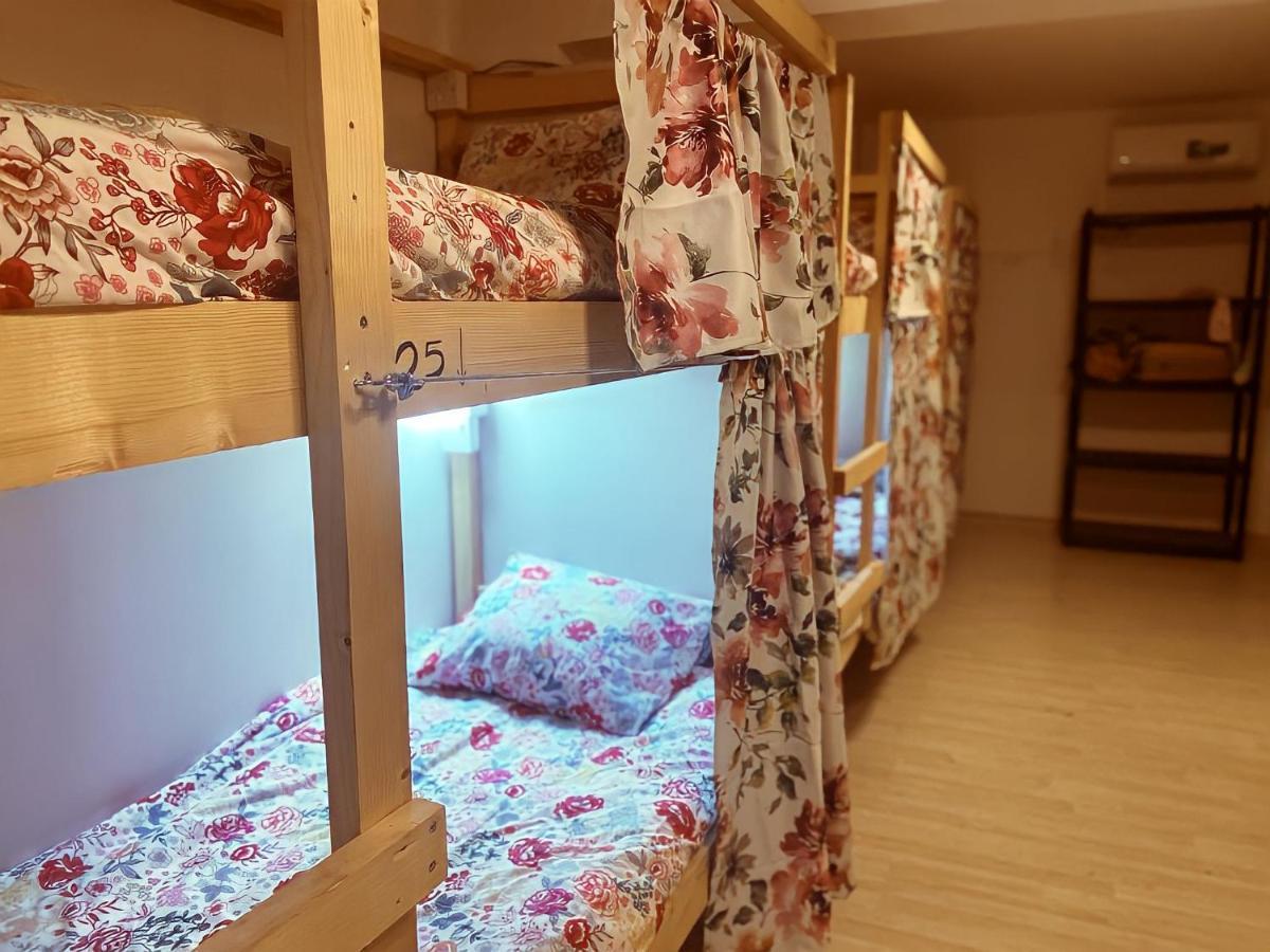 Unique City Hostel 100 Meters From Beach Lárnaka Eksteriør bilde